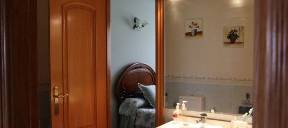 Adosado de 4 dormitorios en León, Spain No. 162227 10