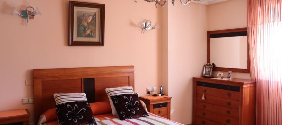 Adosado de 4 dormitorios en León, Spain No. 162227 12