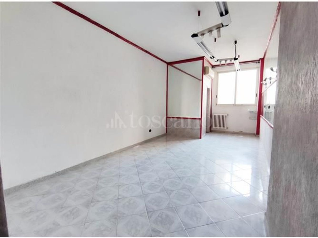 Коммерческая недвижимость 35м² в Бриндизи, Италия № 347263