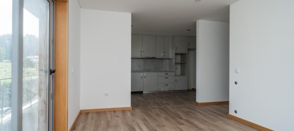 3 bedrooms Condo in Santa Maria da Feira, Portugal No. 1554 2