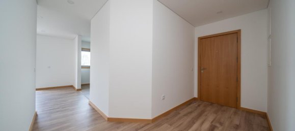 3 bedrooms Condo in Santa Maria da Feira, Portugal No. 1554 3