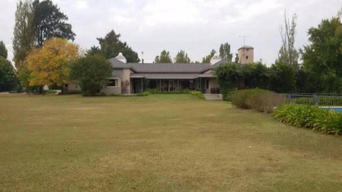 5 bedrooms House in Pilar, Argentina No. 19221