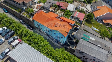 715m² Building in Guimaraes, Portugal No. 36450