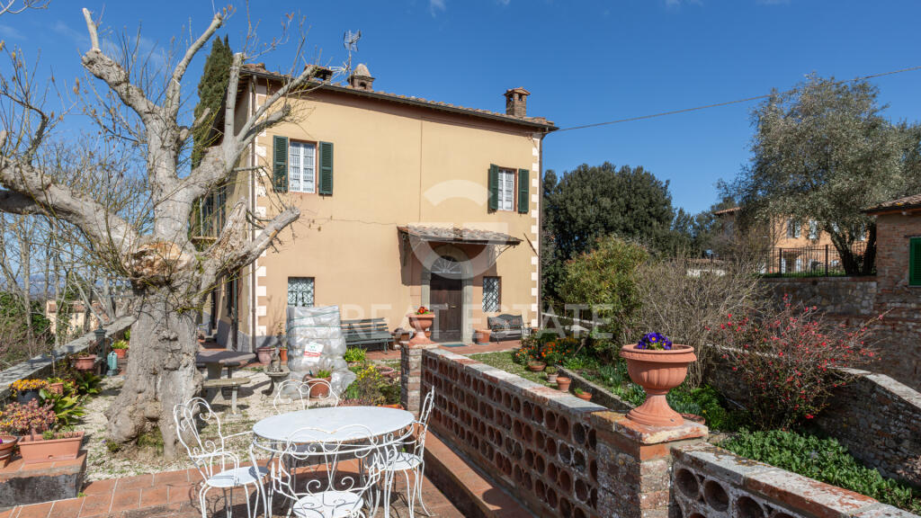 5 bedrooms Villa in Città della Pieve, Italy No. 49302