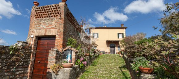 5 bedrooms Villa in Città della Pieve, Italy No. 49302 3