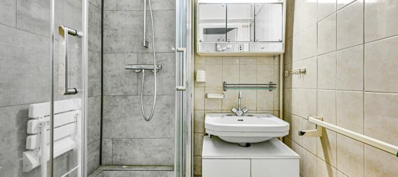 Квартира с 2 спальнями в Монтрёй, Франция № 177690 8