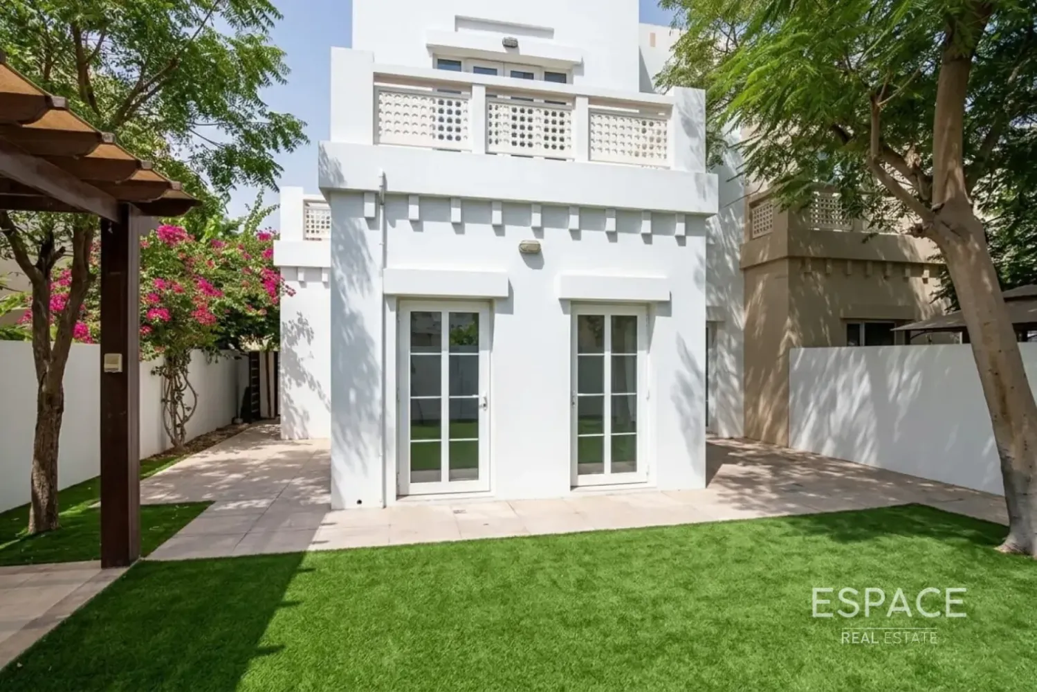 4 Schlafzimmer Villa in The Lakes, UAE, Nr. 209469