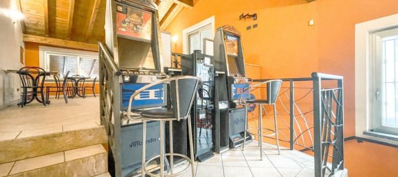 94m² Commercial property in Oleggio, Italy No. 379710 7