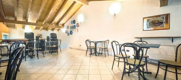 94m² Commercial property in Oleggio, Italy No. 379710 9