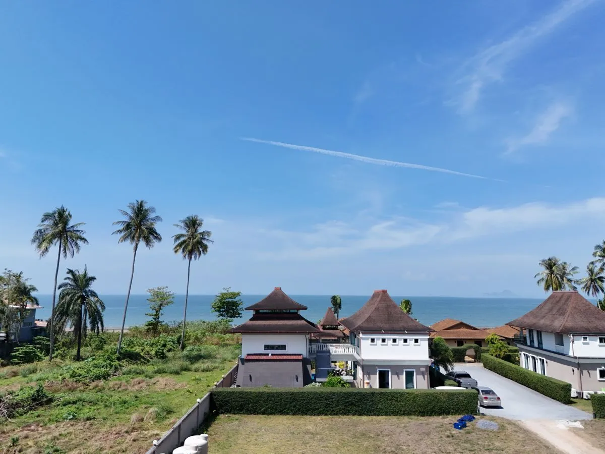 Villa de 3 dormitorios en Nuea Khlong, Thailand No. 73763