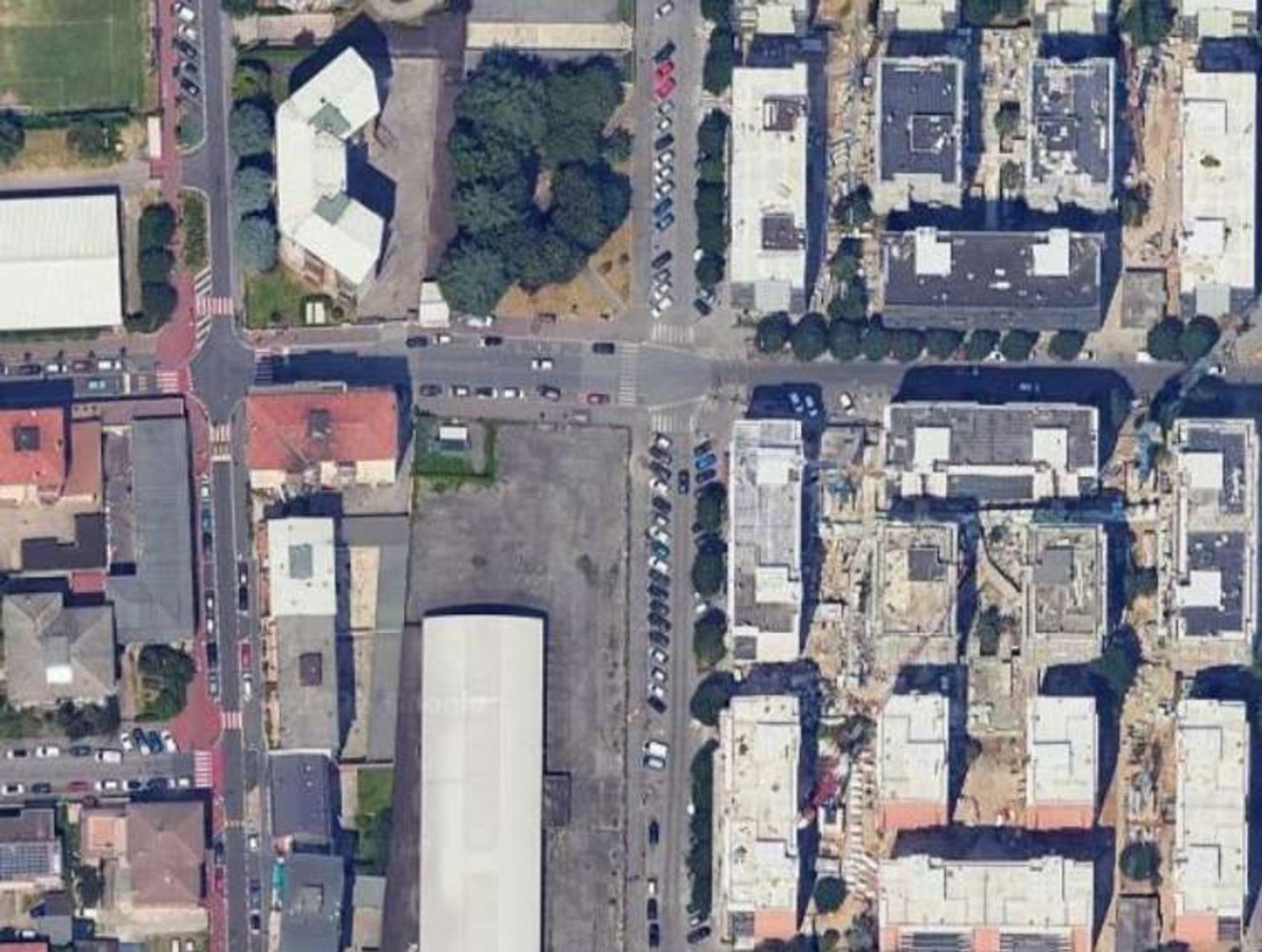 5 rooms Apartment in Pioltello, Italy No. 303745