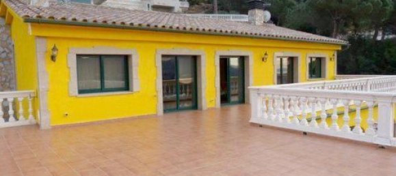 5 bedrooms Villa in Cabrils, Spain No. 82 4