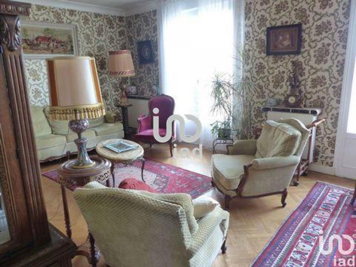 4 bedrooms Condo in Limoges, France No. 35037