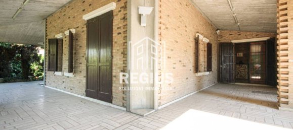 Villa de 5 dormitorios en Santa Maria di Sala, Italy No. 259300 6