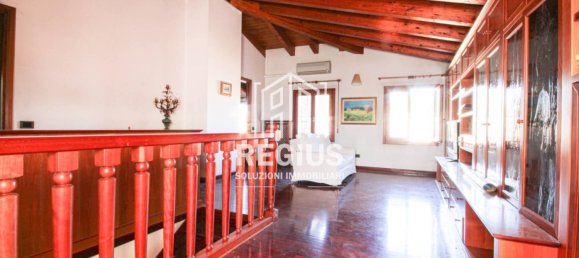 Villa de 5 dormitorios en Santa Maria di Sala, Italy No. 259300 19