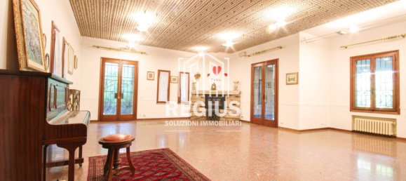 Villa de 5 dormitorios en Santa Maria di Sala, Italy No. 259300 8