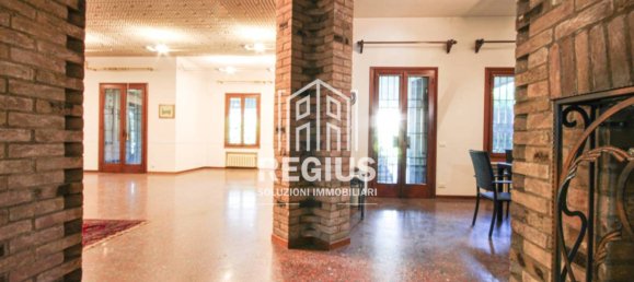 Villa de 5 dormitorios en Santa Maria di Sala, Italy No. 259300 7