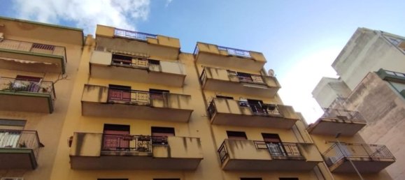 Квартира с 6 комнатами в Шакка, Италия № 44978 42