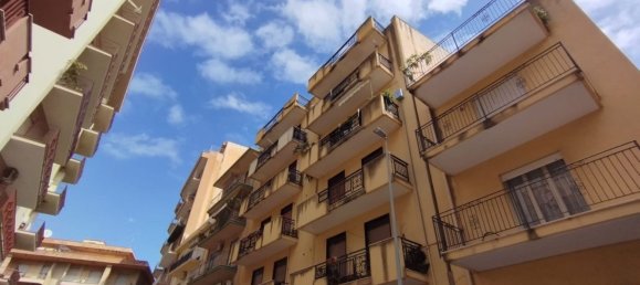 Квартира с 6 комнатами в Шакка, Италия № 44978 41