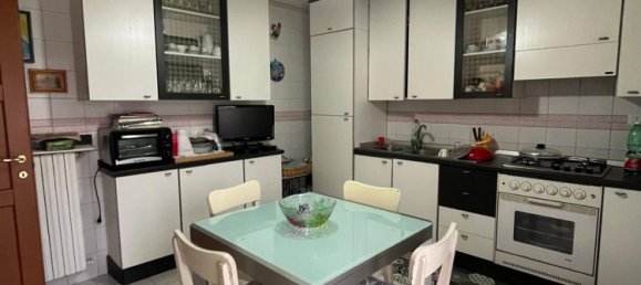 5 rooms Apartment in Mercogliano, Italy No. 142355 3