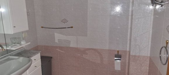 4 Schlafzimmer Wohnung in Perugia, Italy, Nr. 377332 2