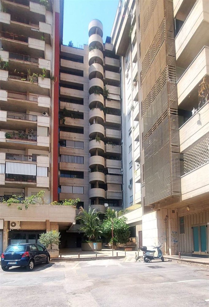 53m² Office in Palermo, Italy No. 73901