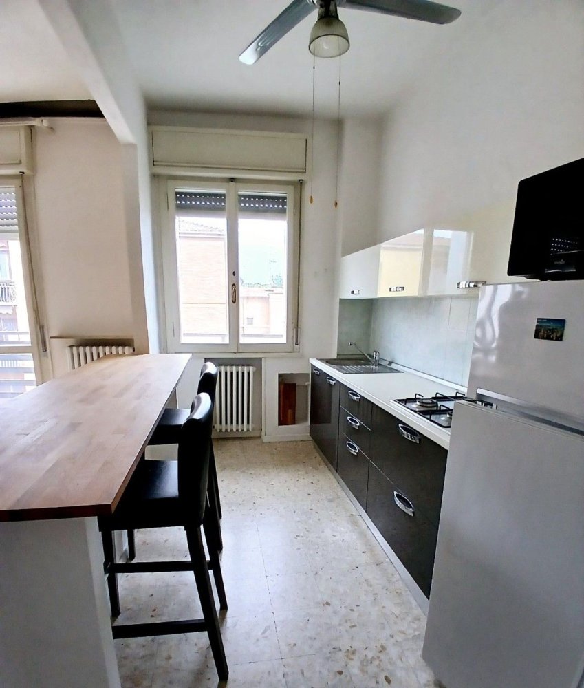 4 rooms Apartment in Reggio Emilia, Italy No. 100228