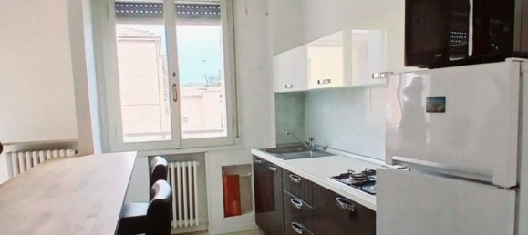 4 rooms Apartment in Reggio Emilia, Italy No. 100228 5