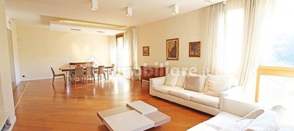 4 bedrooms Apartment in Bergamo, Italy No. 357229 4