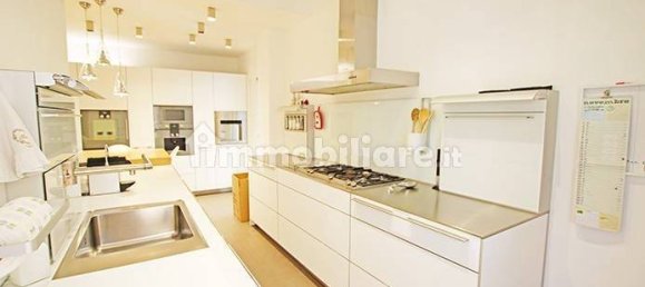 4 bedrooms Apartment in Bergamo, Italy No. 357229 15