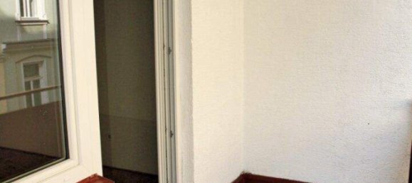 2 rooms Apartment in Ottakring, Austria No. 107079 3
