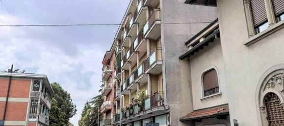 3-salle Appartement à Legnano, Italy No. 35371 15