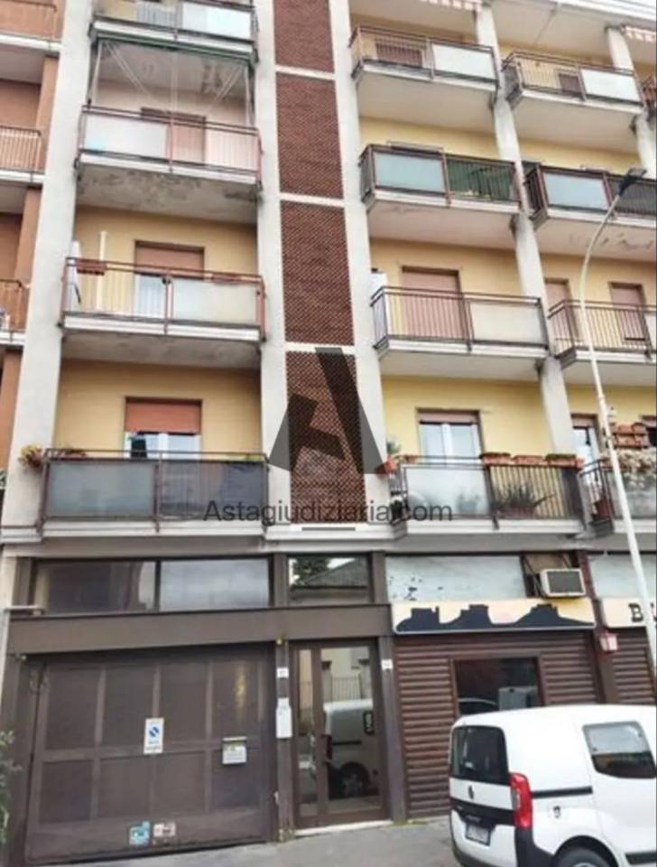 3-salle Appartement à Legnano, Italy No. 35371