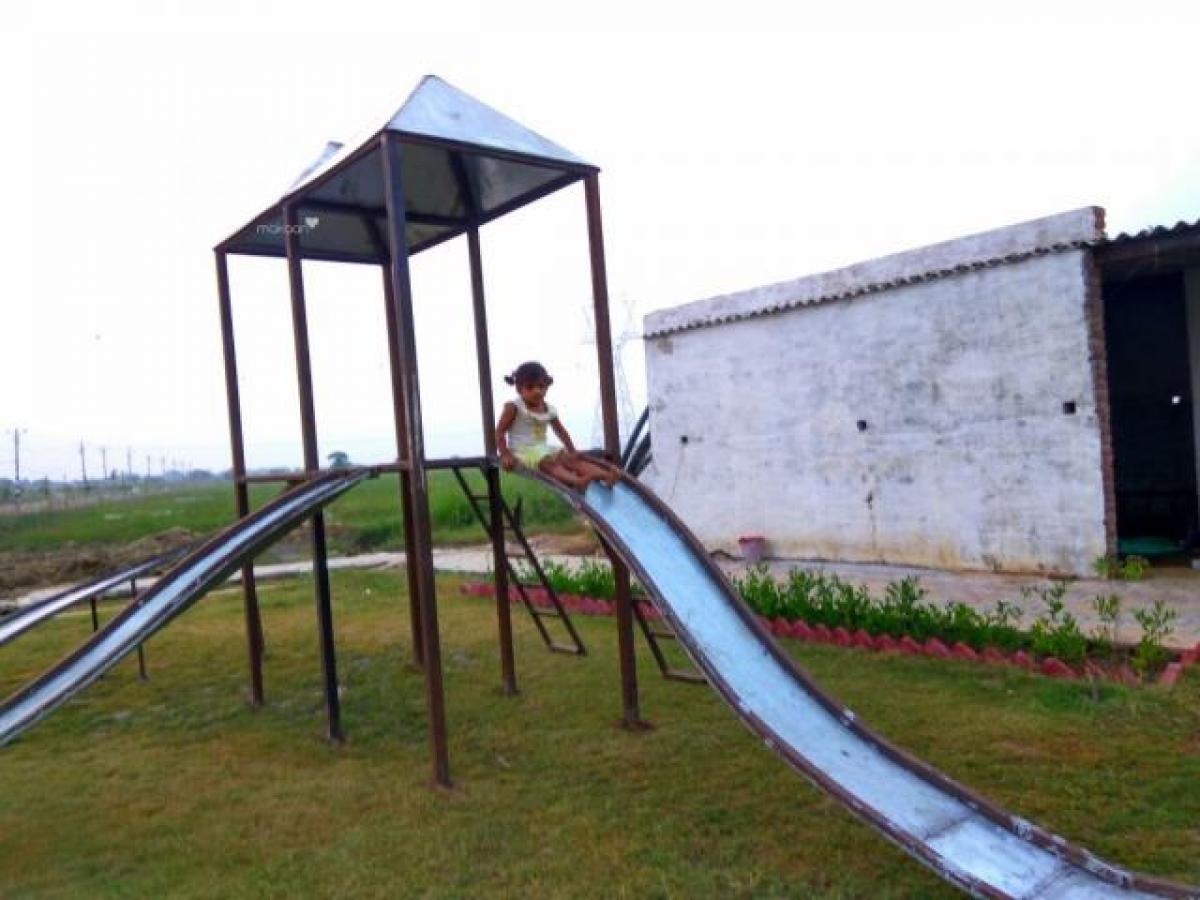  Land in Mathura, India No. 41833