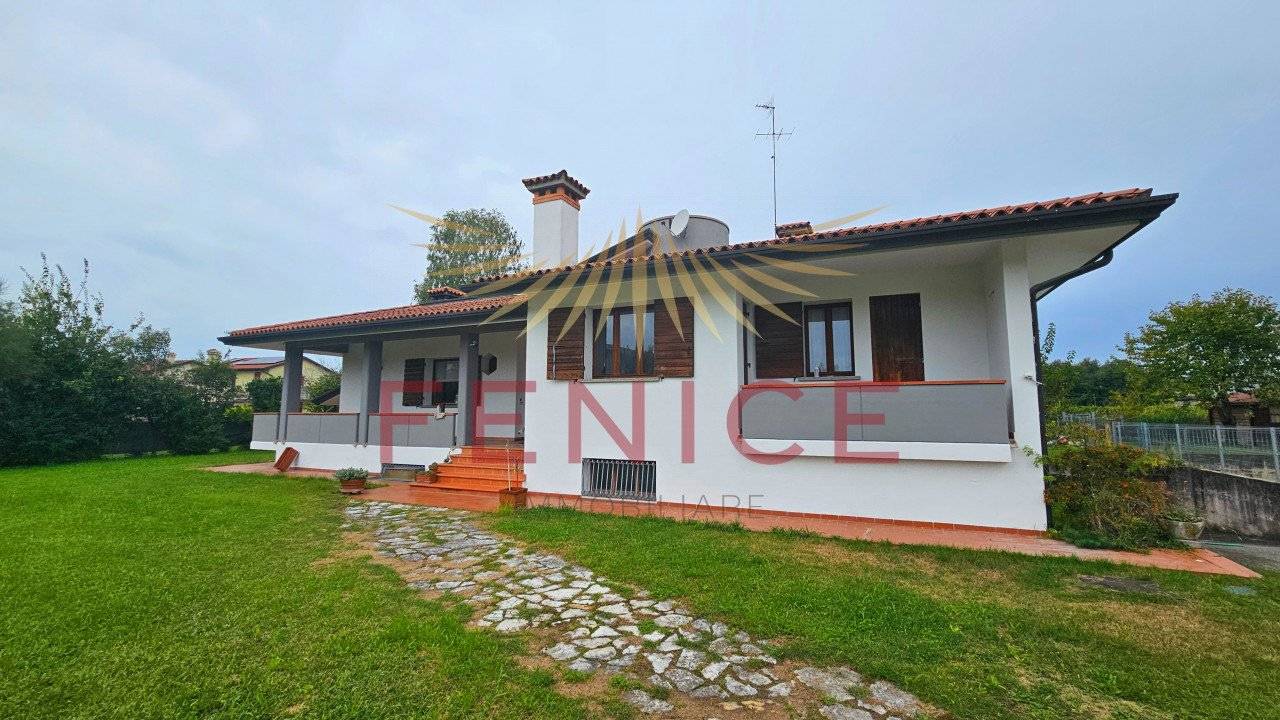 4 bedrooms Villa in Nervesa della Battaglia, Italy No. 326480