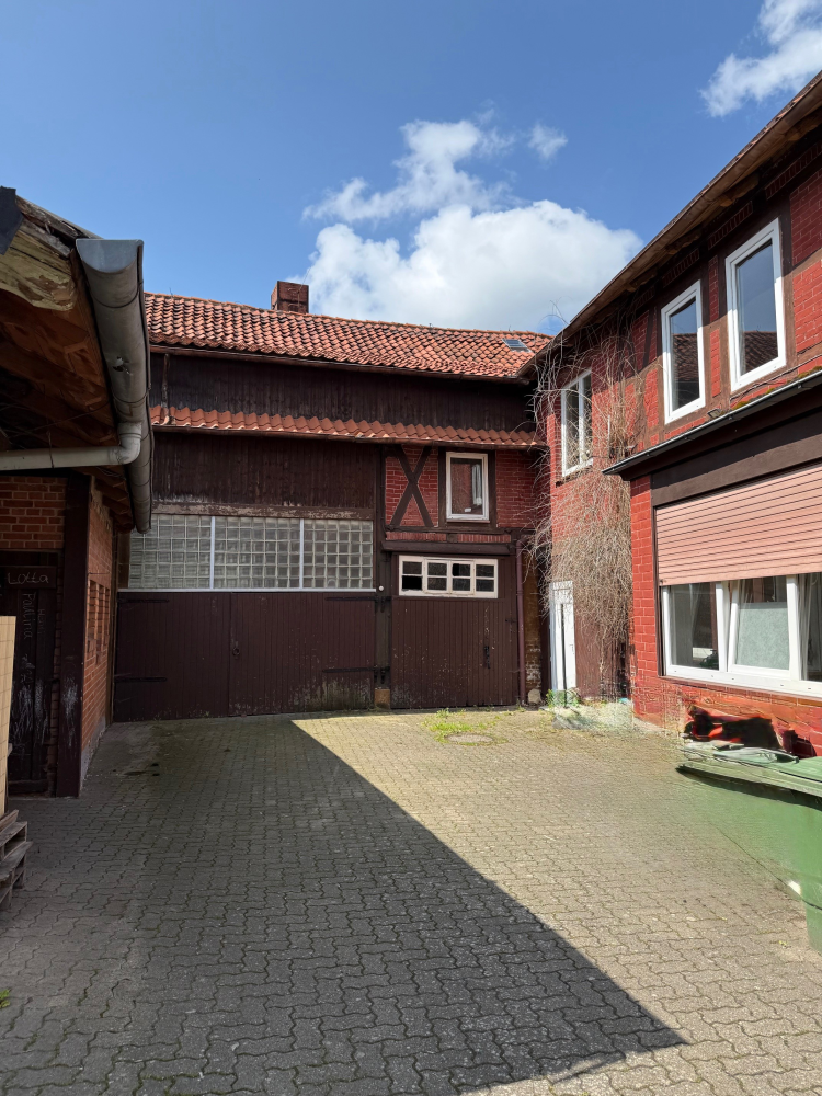 8 rooms House in Hildesheim, Germany No. 312980
