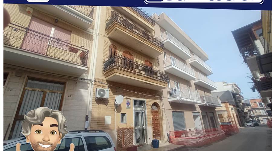 4 rooms Building in Cerignola, Italy No. 82129
