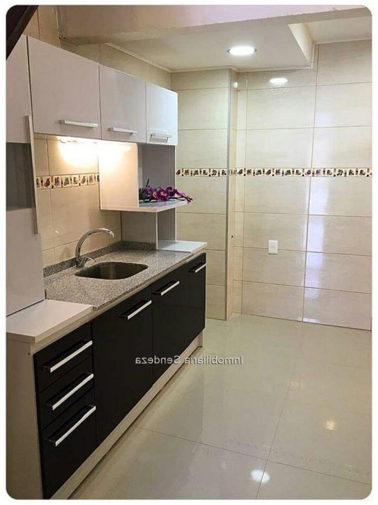 Дом с 3 спальнями в Монтевидео, Уругвай № 7102