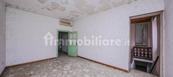 5 bedrooms House in Calcinato, Italy No. 7879 16