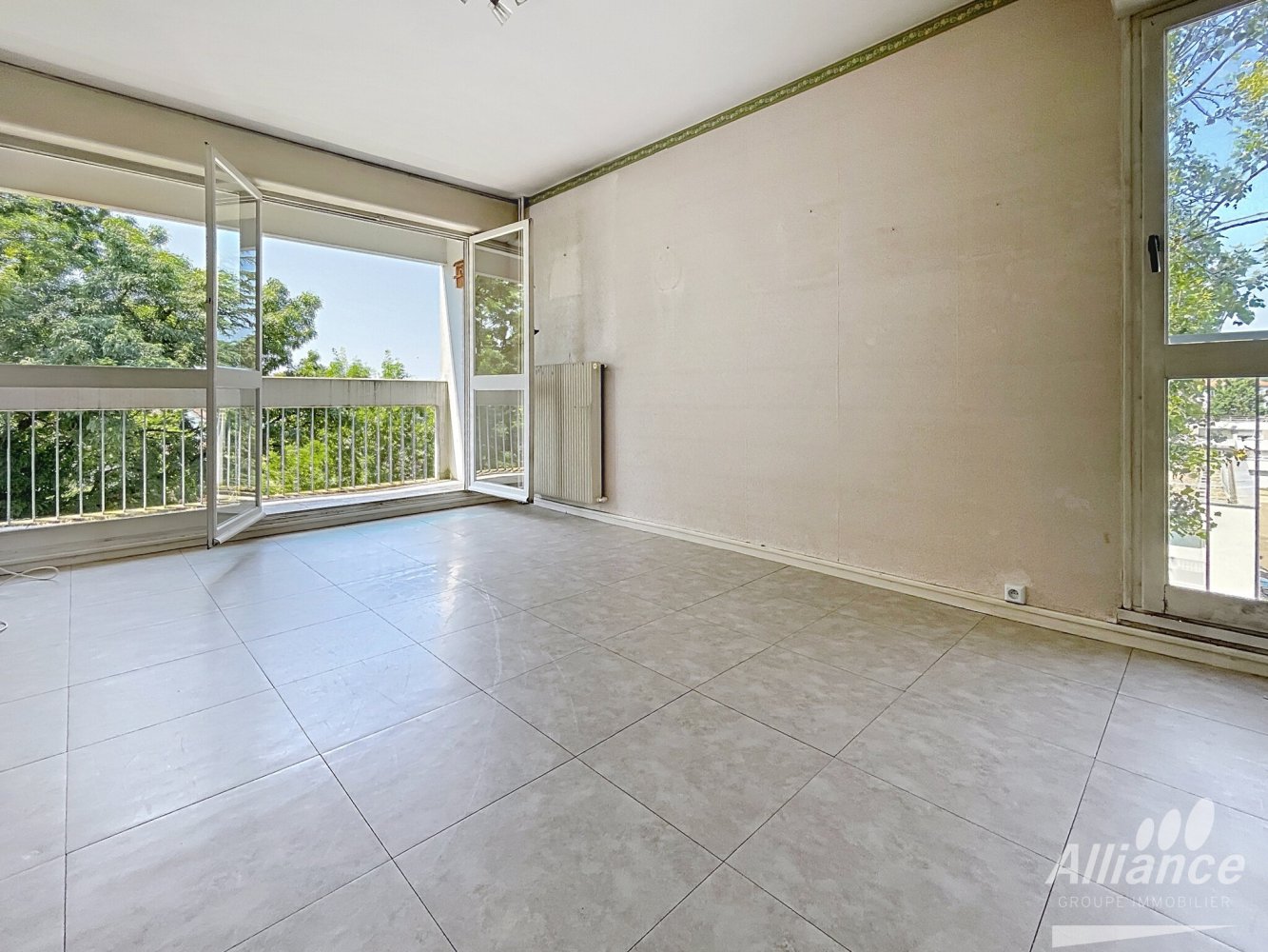 2 bedrooms Apartment in Montbeliard, France No. 206074