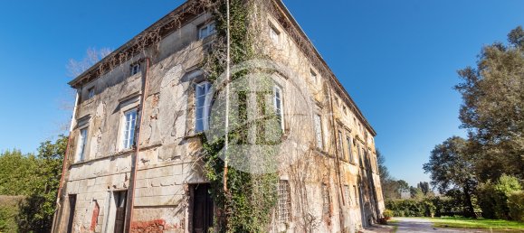 6 bedrooms Villa in Lucca, Italy No. 87952 12