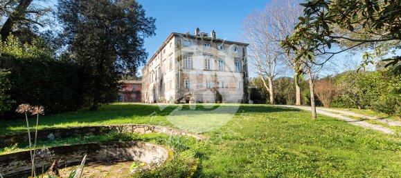 6 bedrooms Villa in Lucca, Italy No. 87952 11