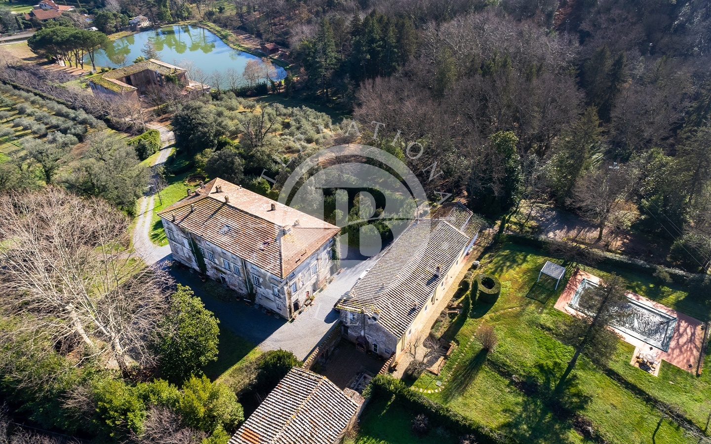 6 bedrooms Villa in Lucca, Italy No. 87952