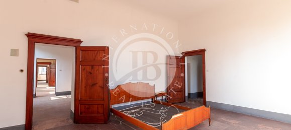 6 bedrooms Villa in Lucca, Italy No. 87952 20
