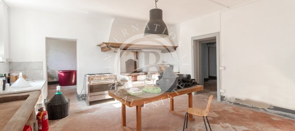 6 bedrooms Villa in Lucca, Italy No. 87952 7