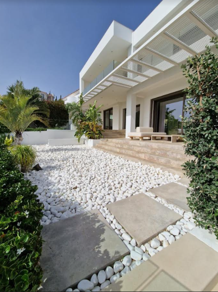 5 bedrooms Villa in Agios Tychonas, Cyprus No. 13427