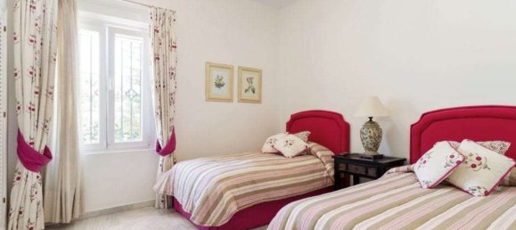 5 bedrooms Villa in San Roque, Spain No. 29172 24