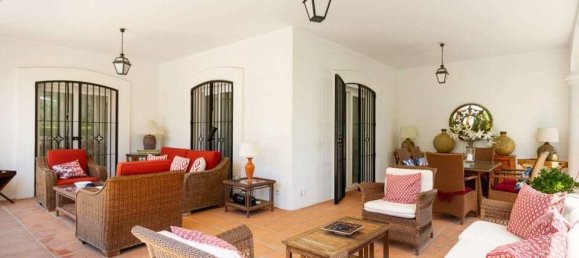 5 bedrooms Villa in San Roque, Spain No. 29172 6