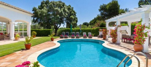 5 bedrooms Villa in San Roque, Spain No. 29172 3
