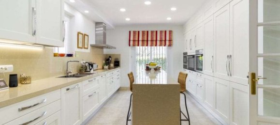 5 bedrooms Villa in San Roque, Spain No. 29172 14